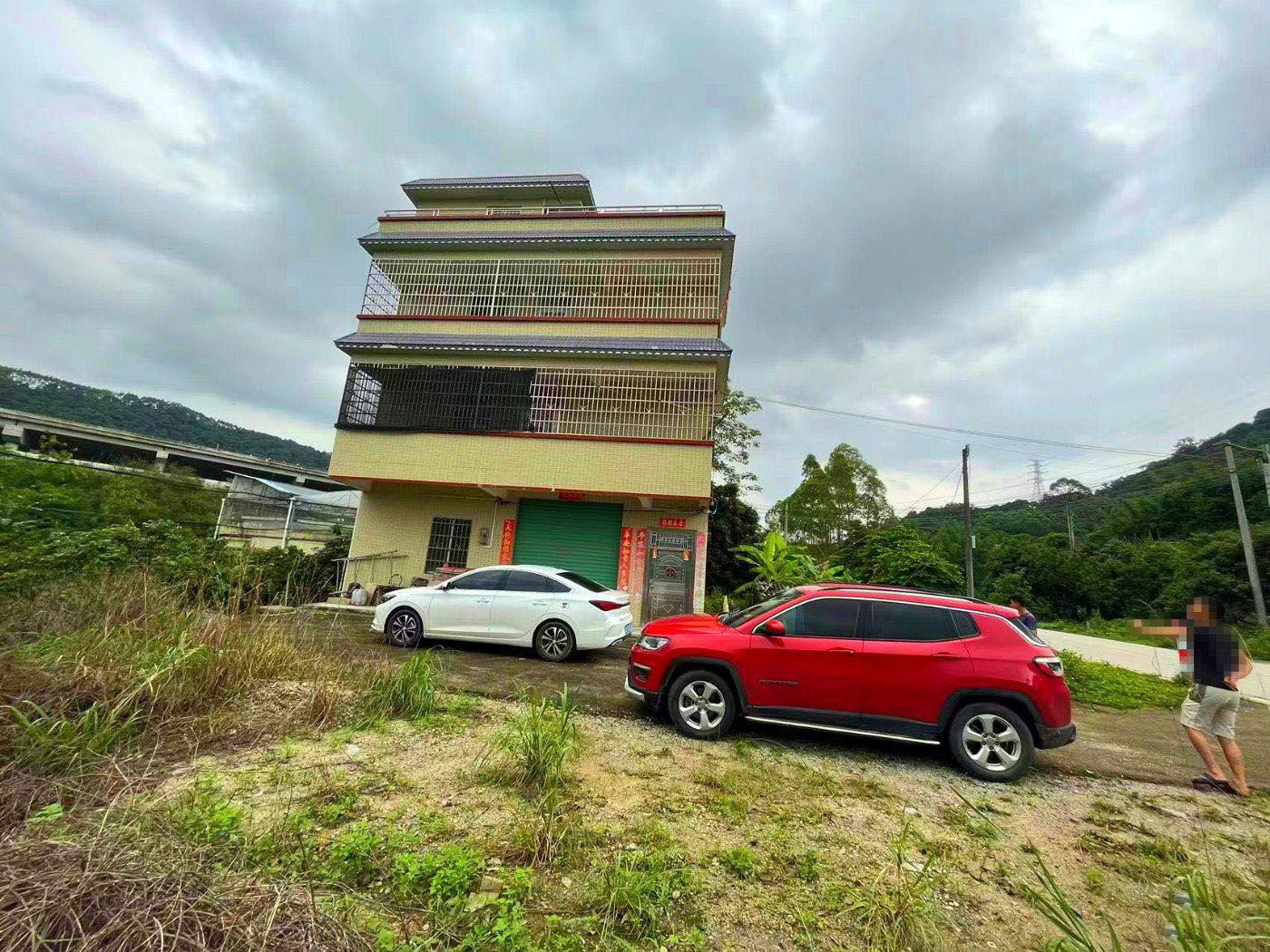化良口高速出口附近600平方地500平方房屋转让
